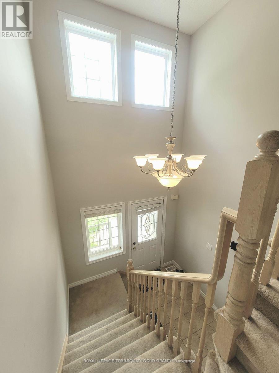 5231 Autumn Harvest Way, Burlington, Ontario  L7L 7J5 - Photo 4 - W12845412