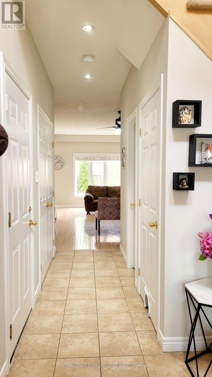 5231 Autumn Harvest Way, Burlington, Ontario  L7L 7J5 - Photo 5 - W12845412