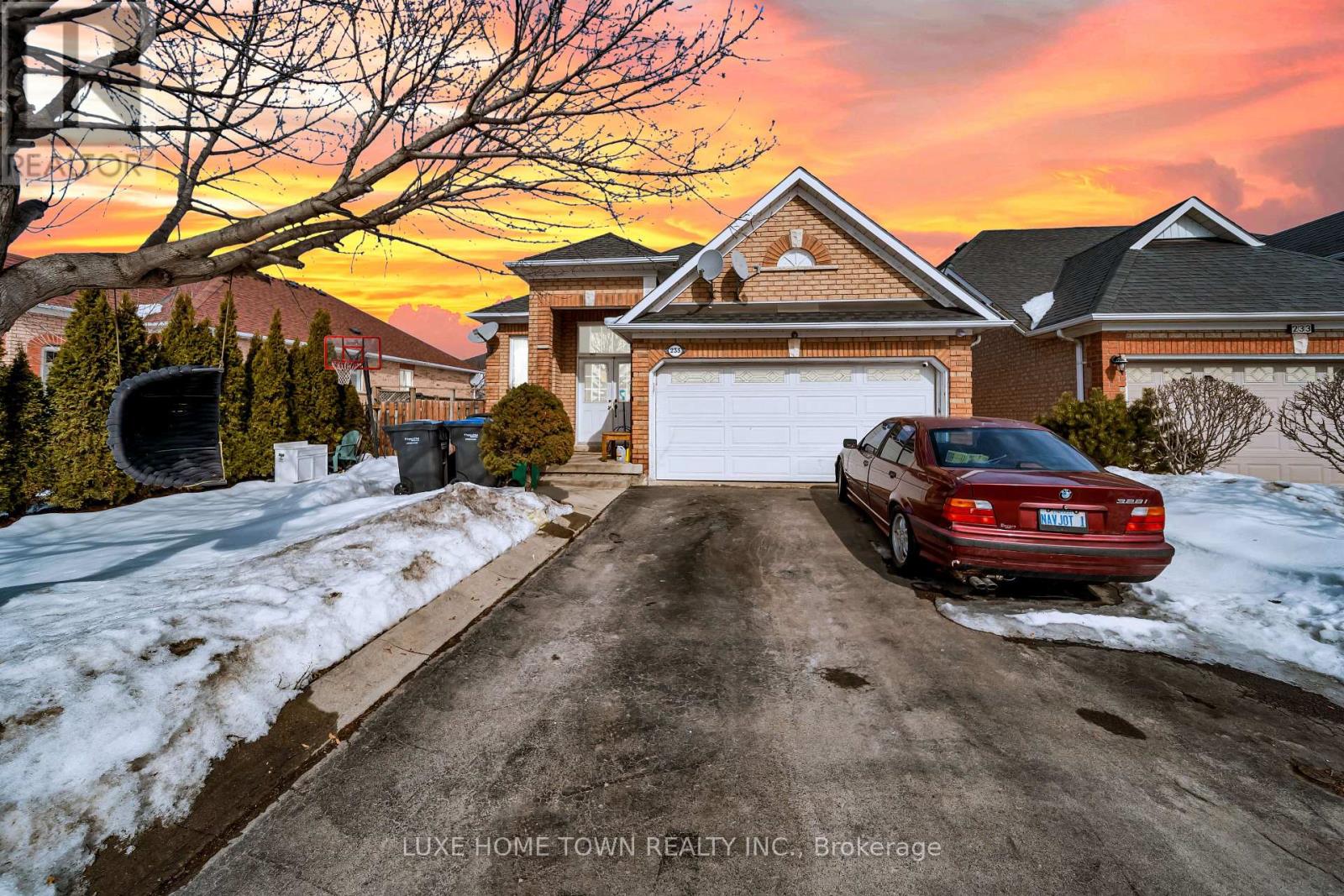 235 VAN KIRK DRIVE, Brampton, Ontario