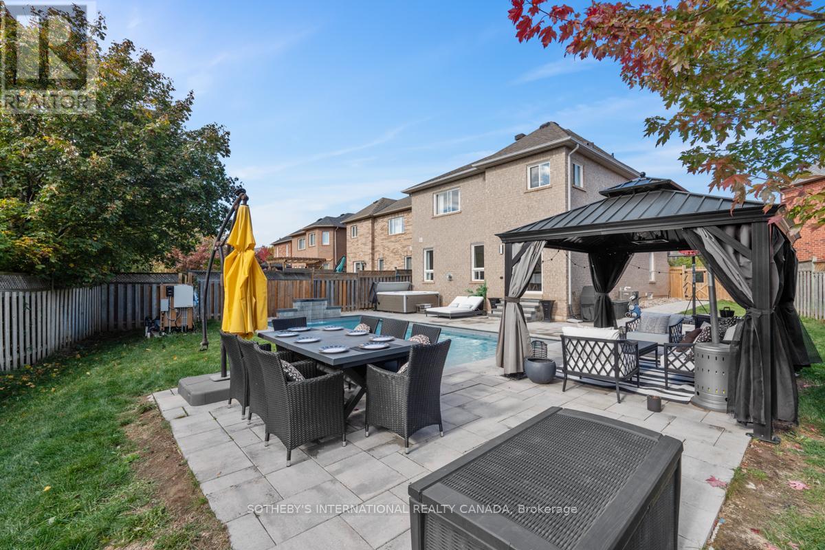 2182 Meadowglen Drive, Oakville, Ontario  L6M 4C9 - Photo 28 - W12845456