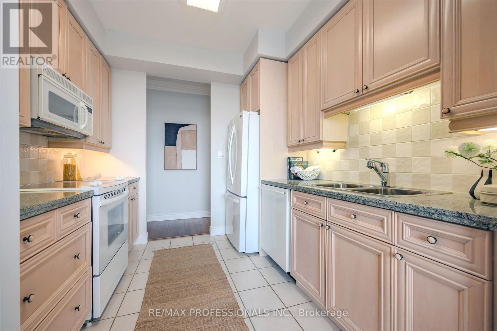 1006 - 2 Aberfoyle Crescent, Toronto, Ontario  M8X 2Z8 - Photo 19 - W12845460