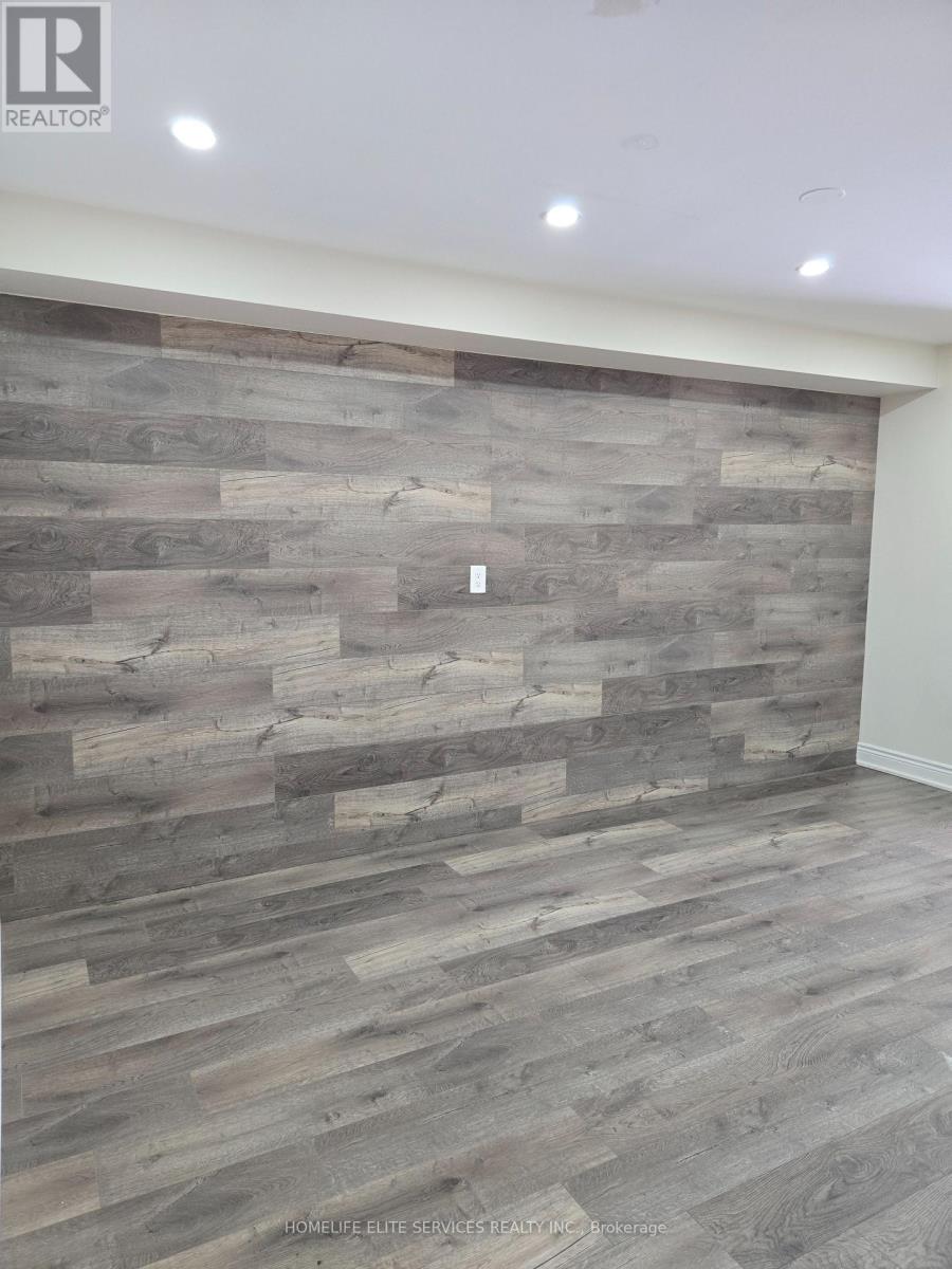 110 Crystalview Crescent, Brampton, Ontario  L6P 2S2 - Photo 10 - W12845464