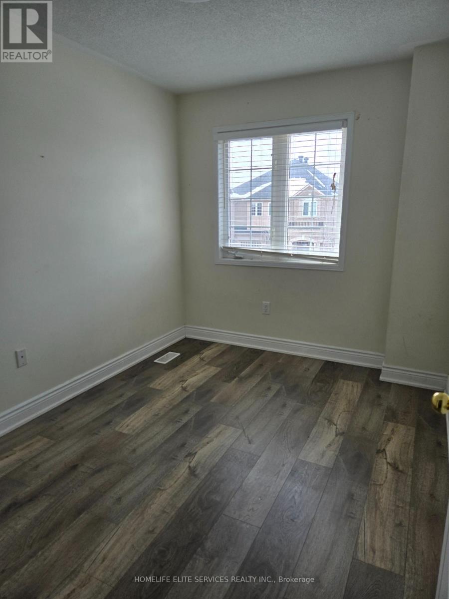 110 Crystalview Crescent, Brampton, Ontario  L6P 2S2 - Photo 2 - W12845464