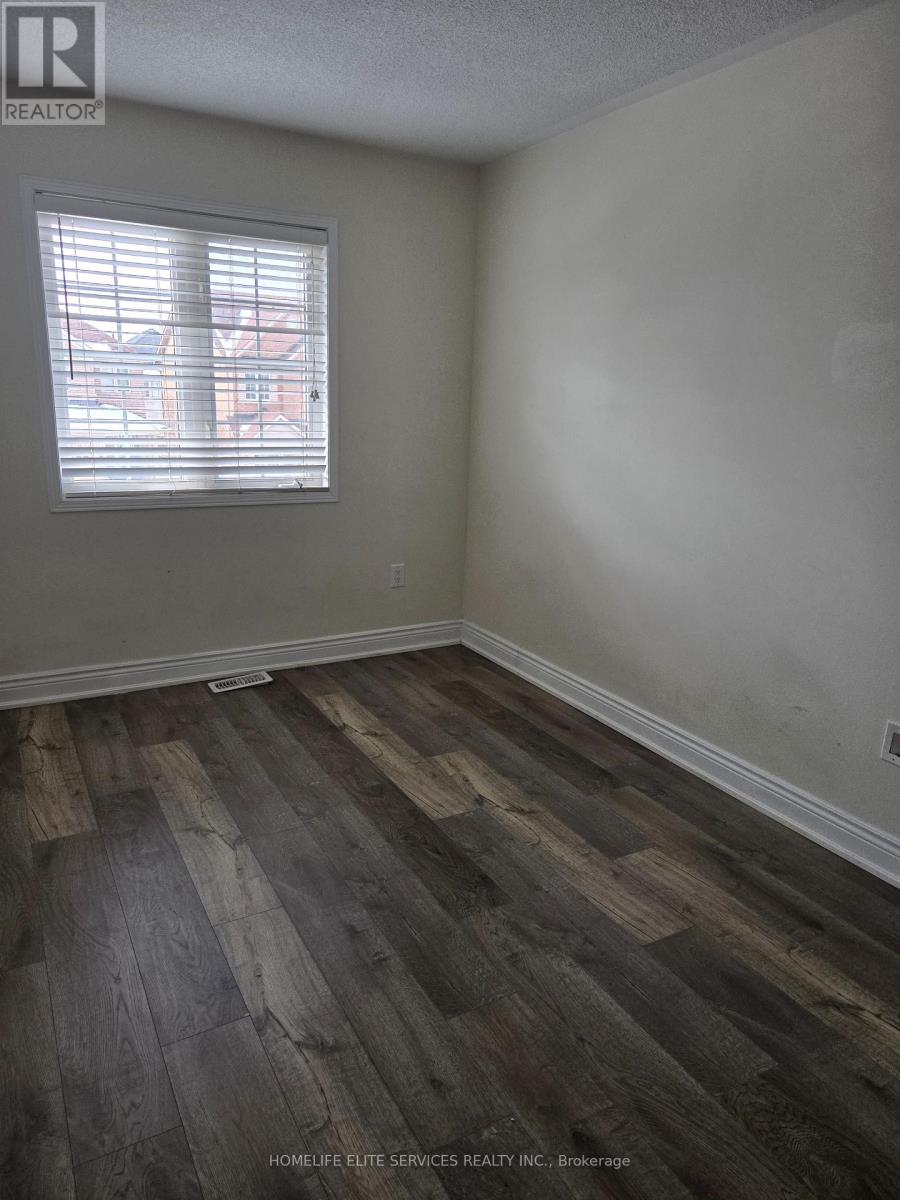 110 Crystalview Crescent, Brampton, Ontario  L6P 2S2 - Photo 3 - W12845464