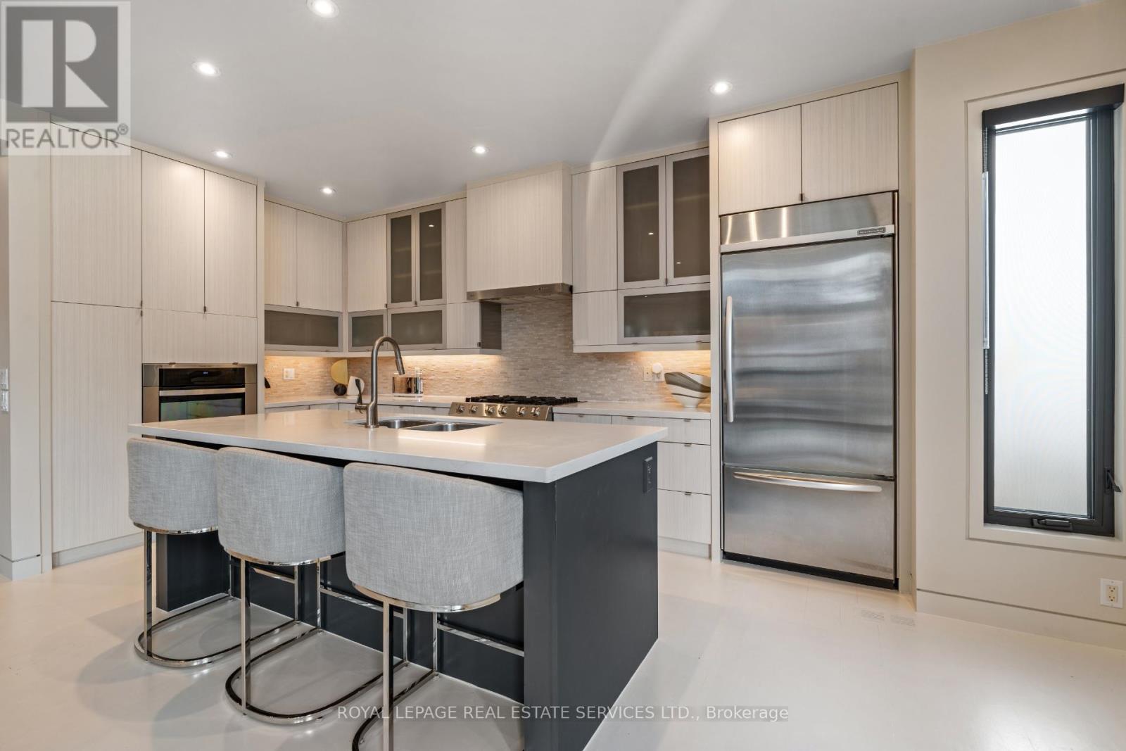 41 Highgate Road, Toronto, Ontario  M8X 2B4 - Photo 14 - W12845506