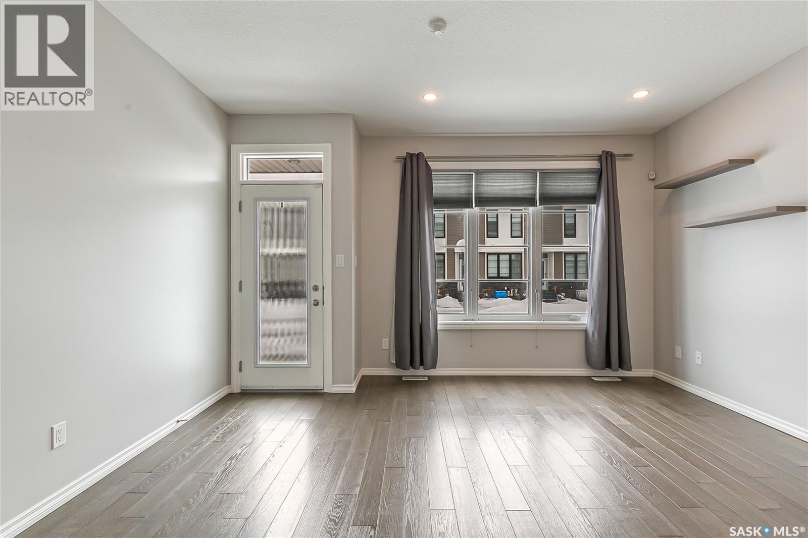 205 3229 Elgaard Drive, Regina, Saskatchewan  S4X 0J9 - Photo 4 - SK029666