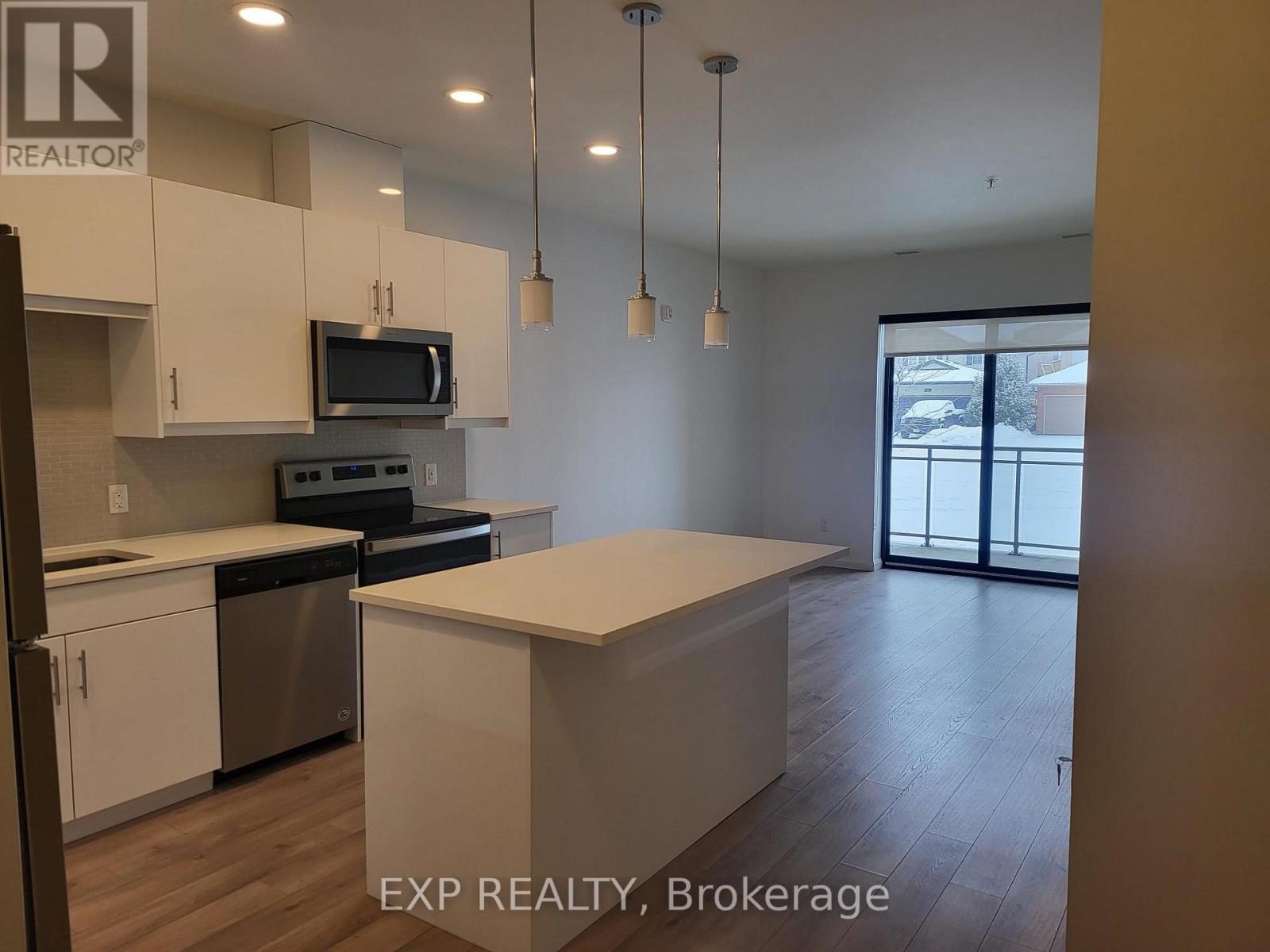 607 - 144 Watson Road, Guelph, Ontario  N1E 0S4 - Photo 2 - X12845444