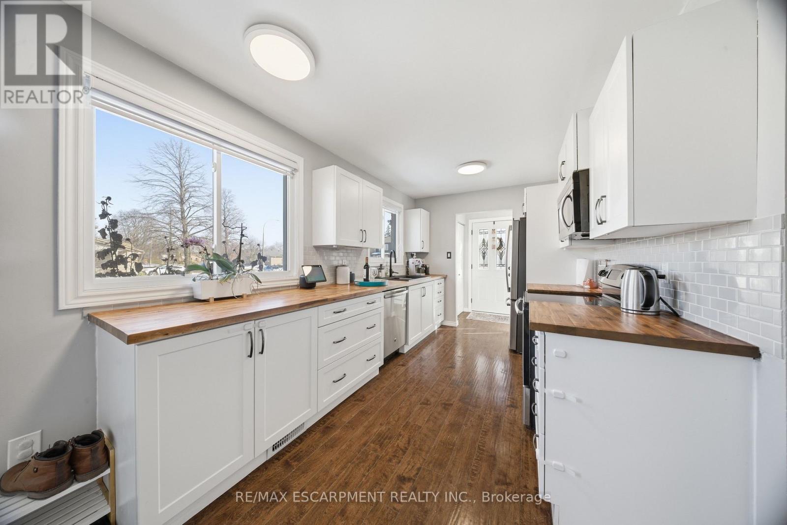 70 Athenia Drive, Hamilton, Ontario  L8J 1S8 - Photo 10 - X12845452