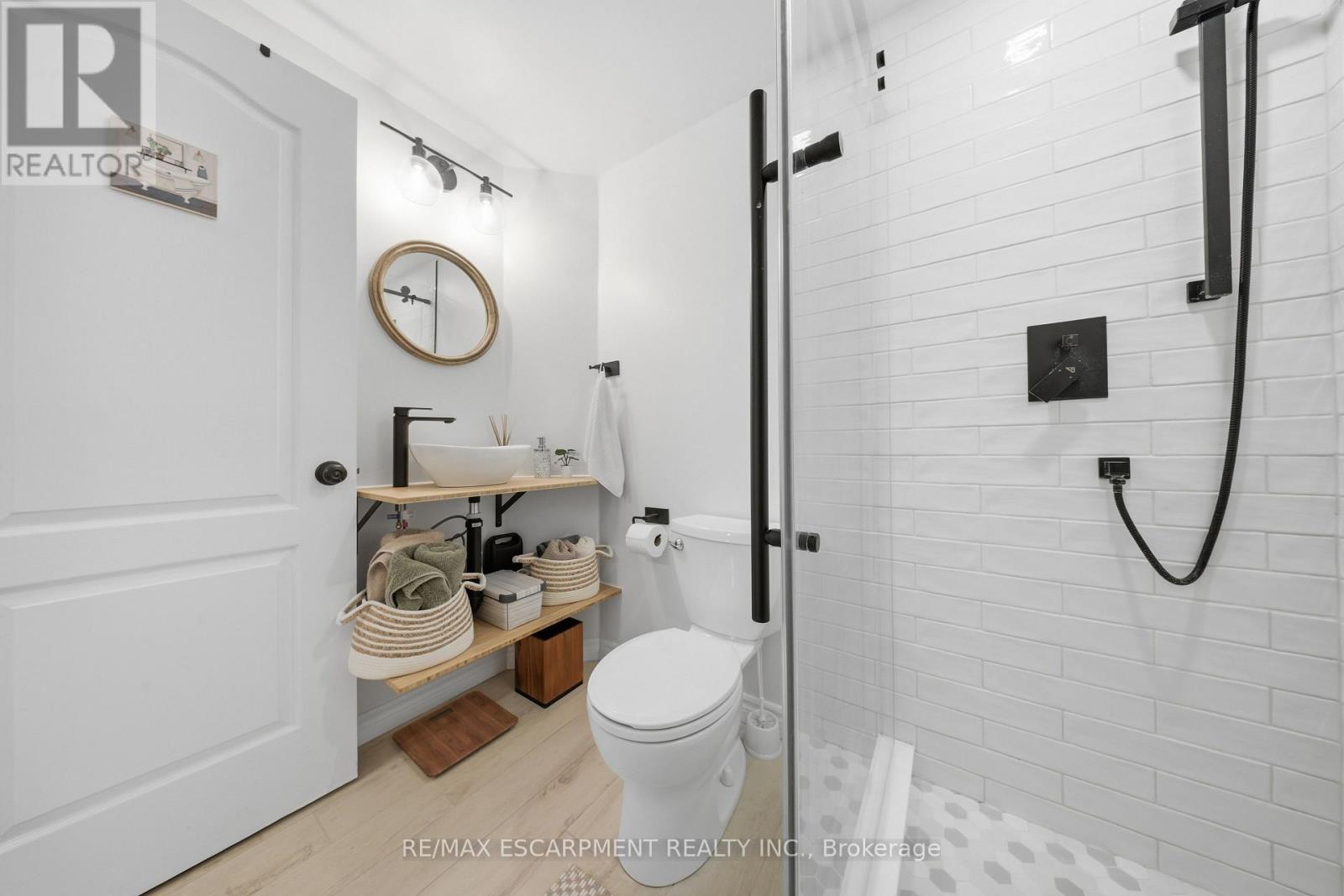 70 Athenia Drive, Hamilton, Ontario  L8J 1S8 - Photo 27 - X12845452