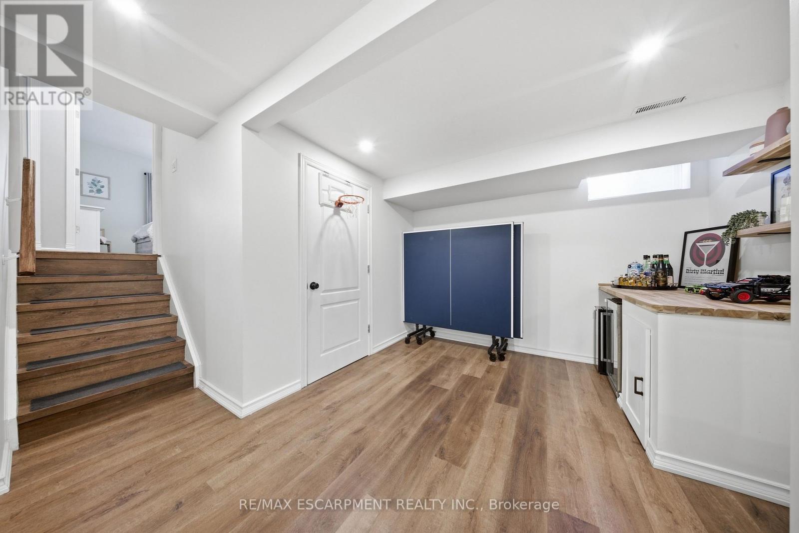 70 Athenia Drive, Hamilton, Ontario  L8J 1S8 - Photo 30 - X12845452