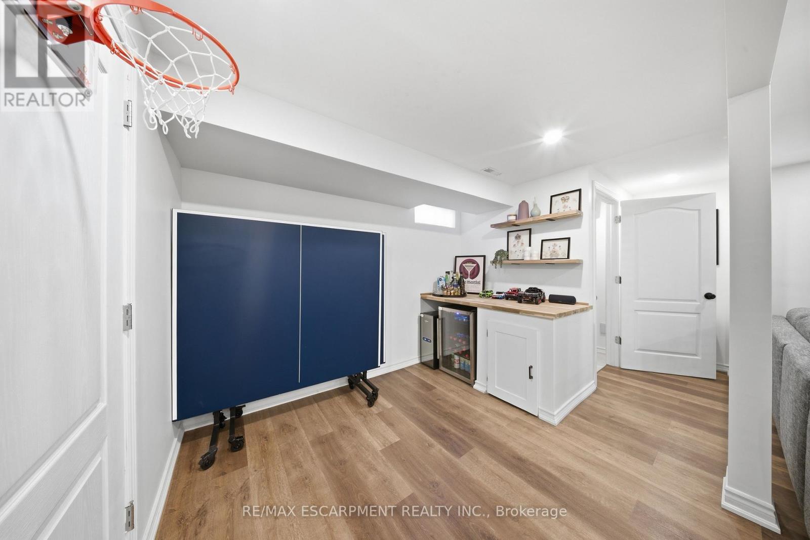 70 Athenia Drive, Hamilton, Ontario  L8J 1S8 - Photo 31 - X12845452