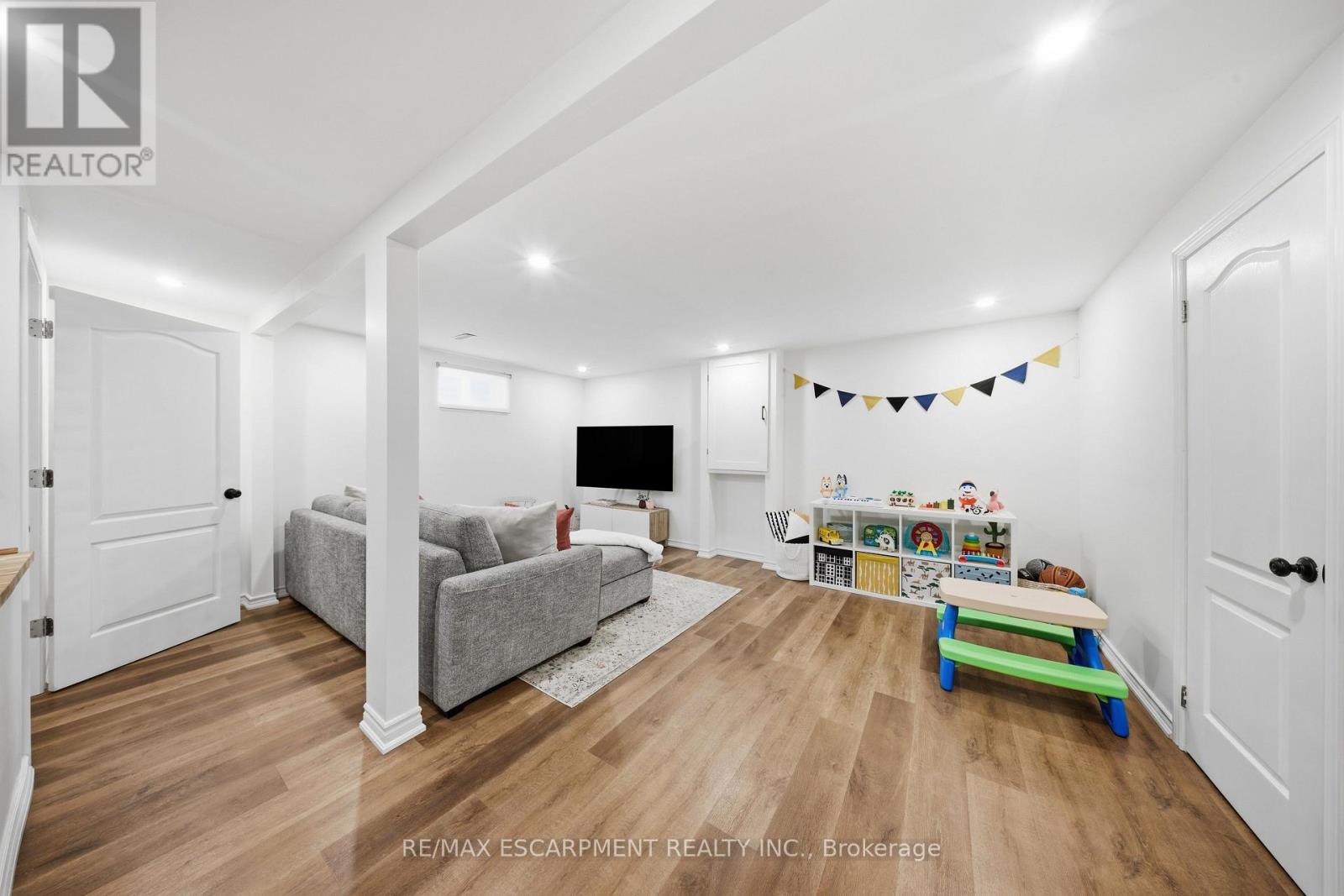 70 Athenia Drive, Hamilton, Ontario  L8J 1S8 - Photo 32 - X12845452