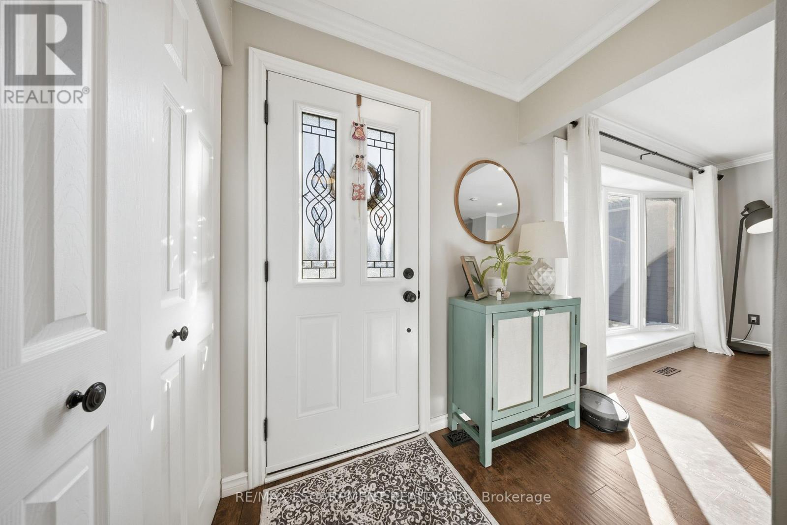 70 Athenia Drive, Hamilton, Ontario  L8J 1S8 - Photo 4 - X12845452