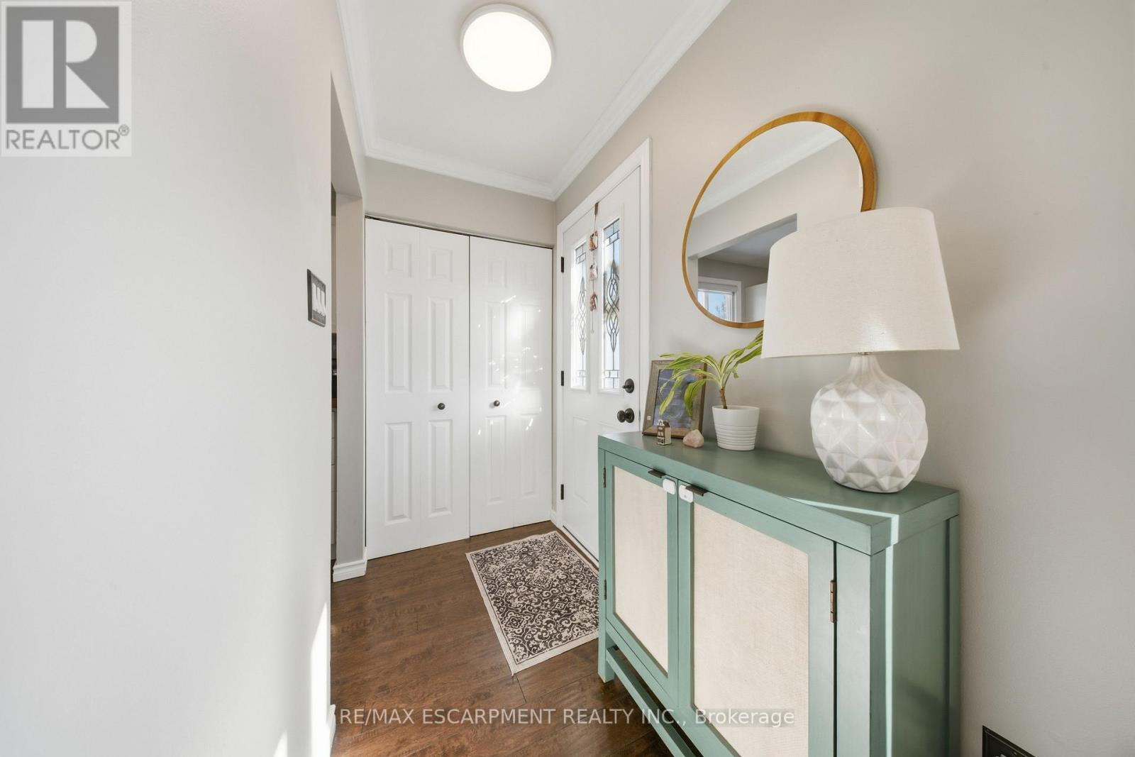 70 Athenia Drive, Hamilton, Ontario  L8J 1S8 - Photo 5 - X12845452