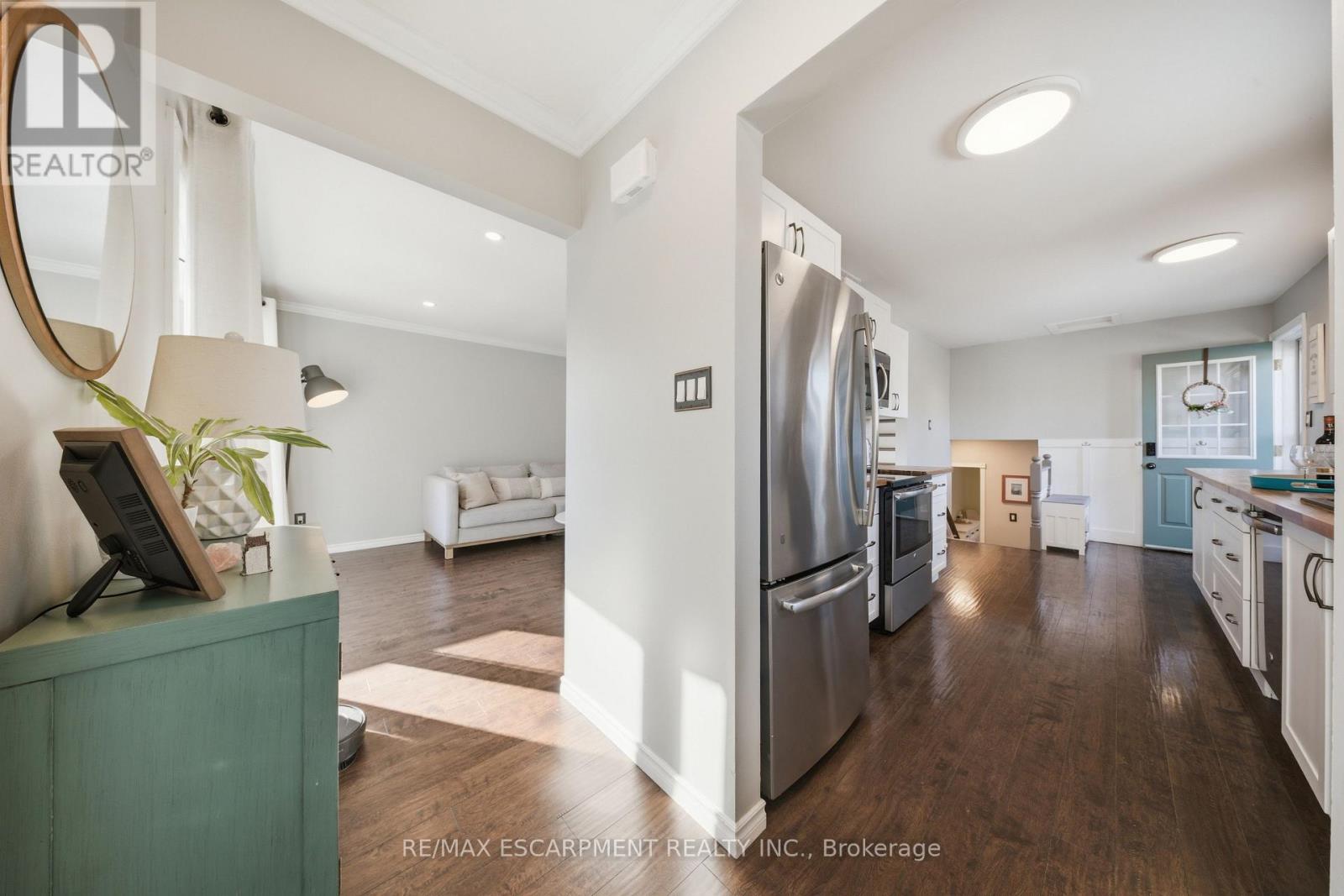 70 Athenia Drive, Hamilton, Ontario  L8J 1S8 - Photo 6 - X12845452