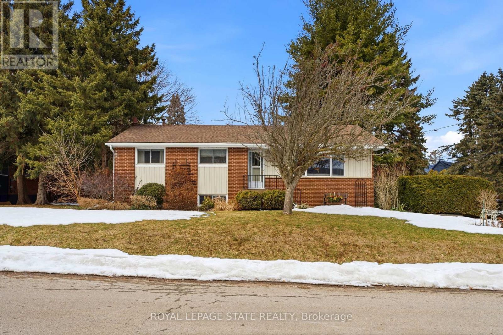 347 CLARENDON DRIVE, Hamilton, Ontario