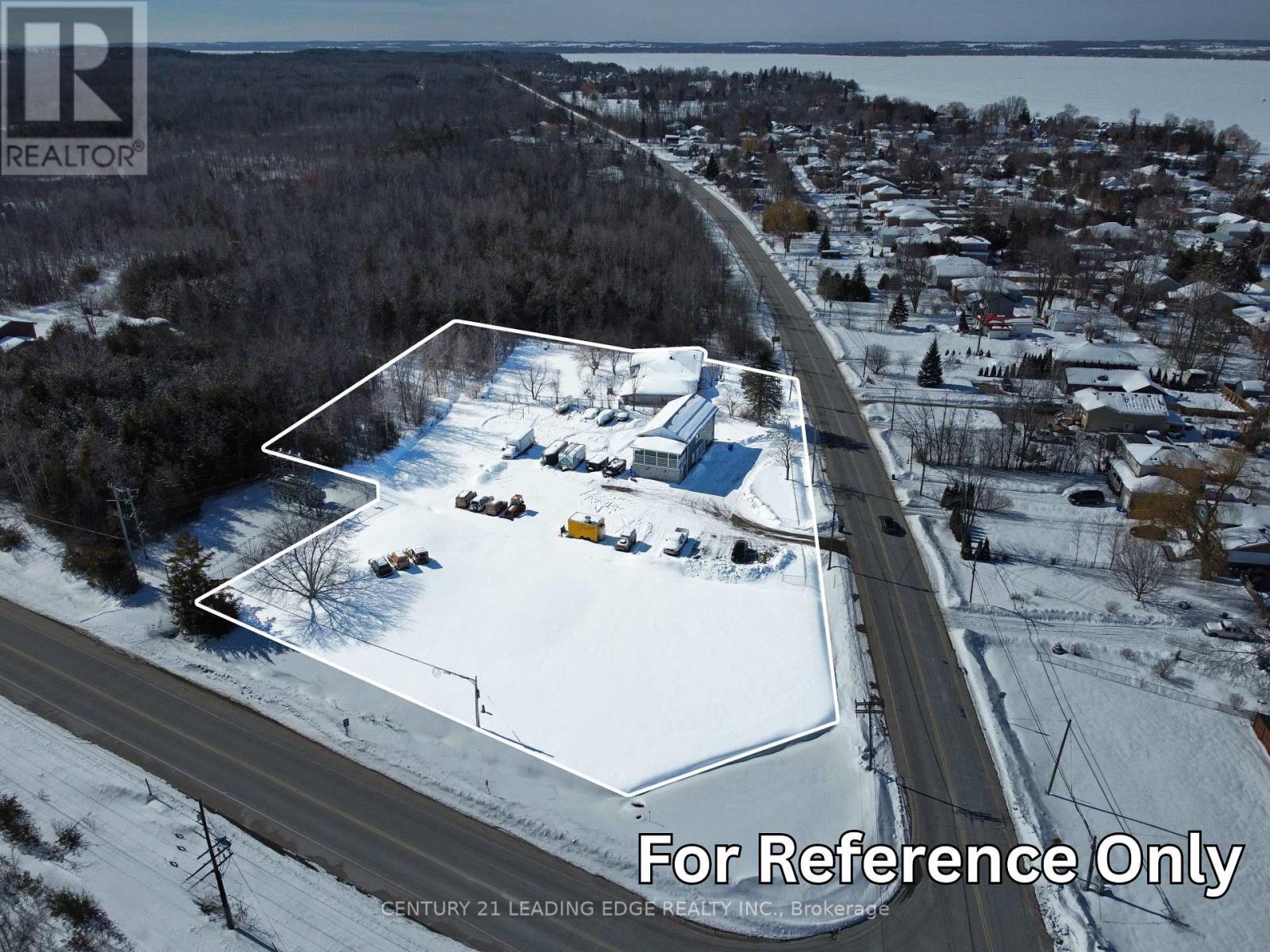 1035 Metro Road N, Georgina, Ontario  L4P 3E9 - Photo 2 - N12844386