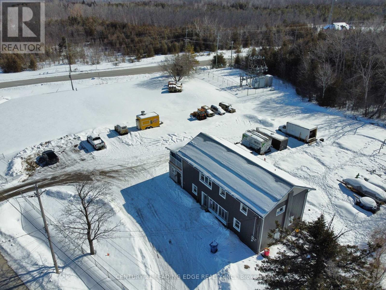 1035 Metro Road N, Georgina, Ontario  L4P 3E9 - Photo 5 - N12844274