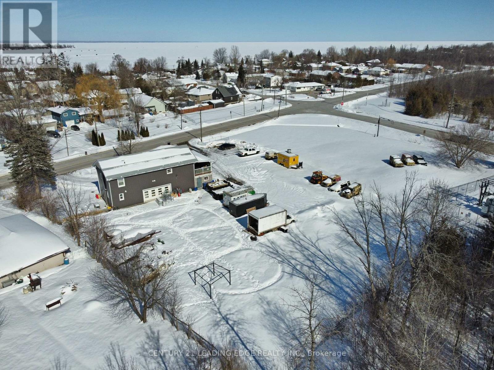 1035 Metro Road N, Georgina, Ontario  L4P 3E9 - Photo 4 - N12844386