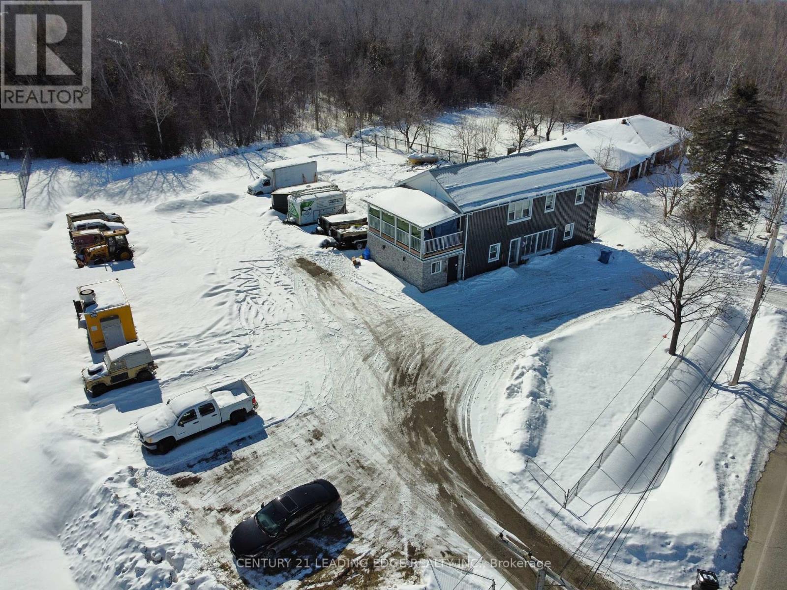 1035 Metro Road N, Georgina, Ontario  L4P 3E9 - Photo 6 - N12844386