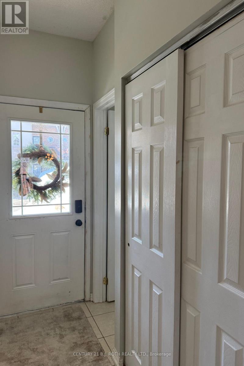 63 - 175 Stanley Street, Barrie, Ontario  L4M 6V5 - Photo 2 - S12841836