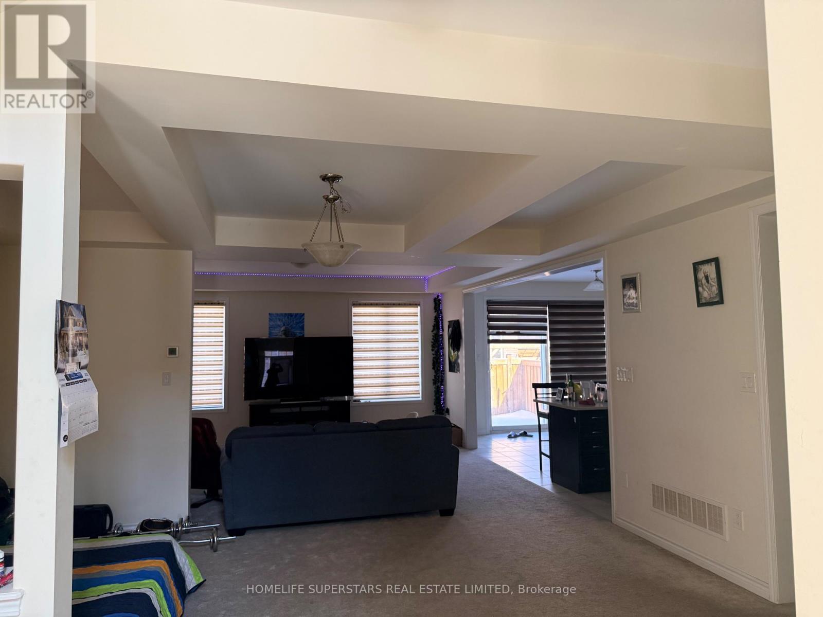 579 Edenbrook Hill Drive, Brampton, Ontario  L7A 4T4 - Photo 3 - W12825508