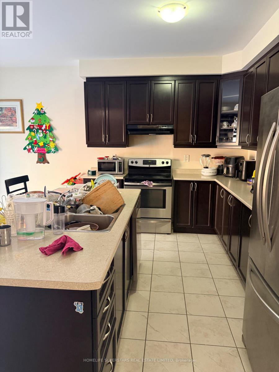 579 Edenbrook Hill Drive, Brampton, Ontario  L7A 4T4 - Photo 9 - W12825508