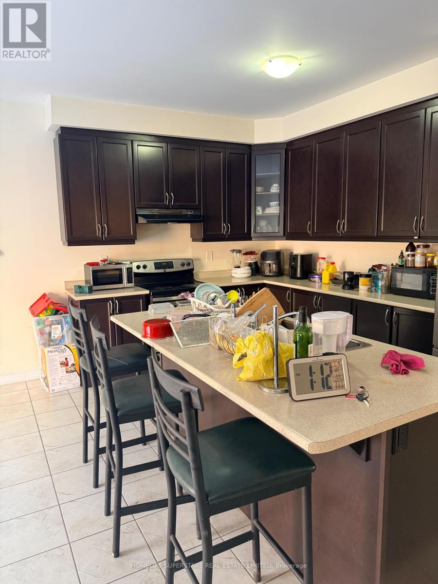 579 Edenbrook Hill Drive, Brampton, Ontario  L7A 4T4 - Photo 8 - W12825508