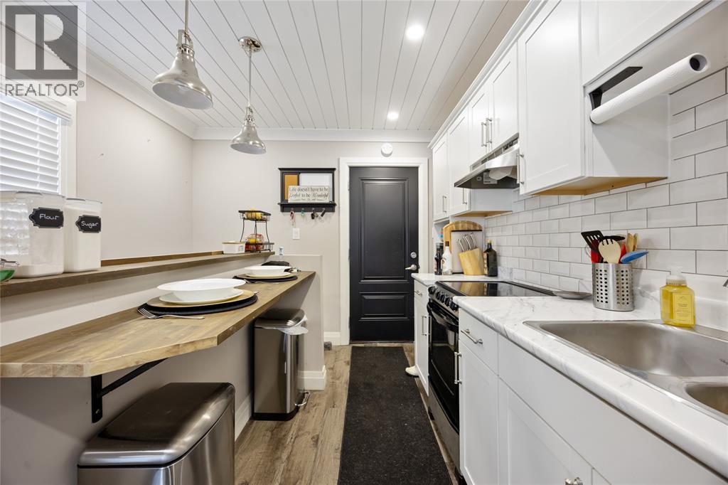 269 Ross Avenue, Sarnia, Ontario  N7T 1K1 - Photo 3 - 26002486