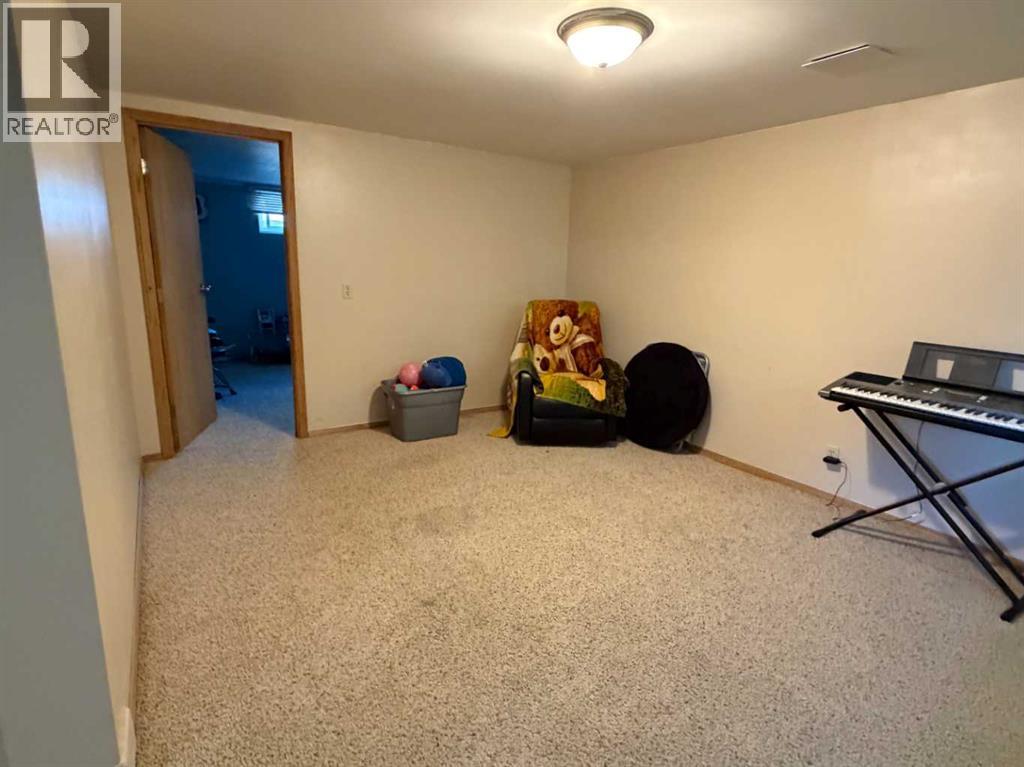 330 3 Avenue E, Bow Island, Alberta  T0K 0G0 - Photo 18 - A2289164