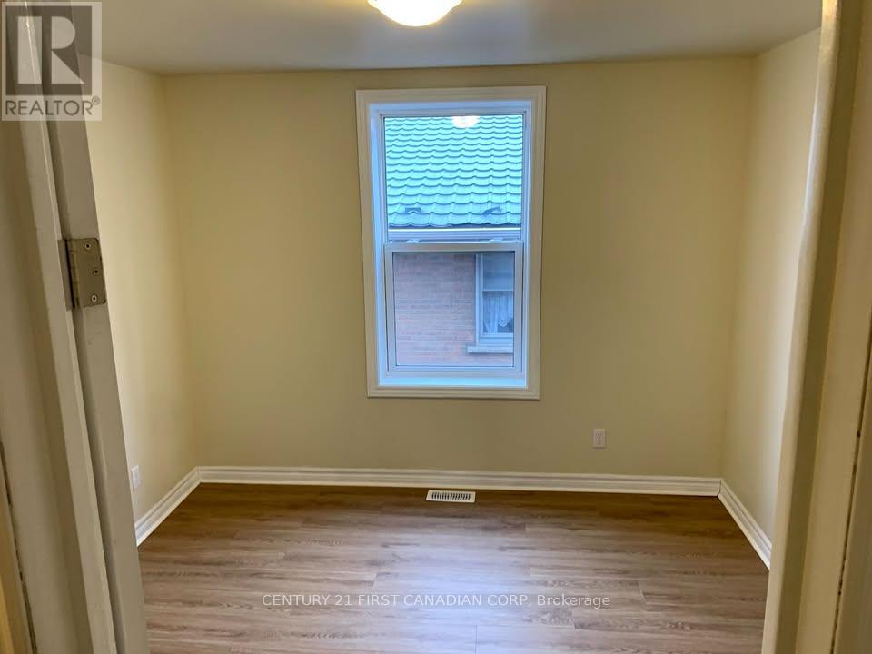 302 Egerton Street, London East, Ontario  N5Z 2G7 - Photo 6 - X12845686