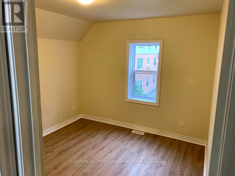 302 Egerton Street, London East, Ontario  N5Z 2G7 - Photo 8 - X12845686