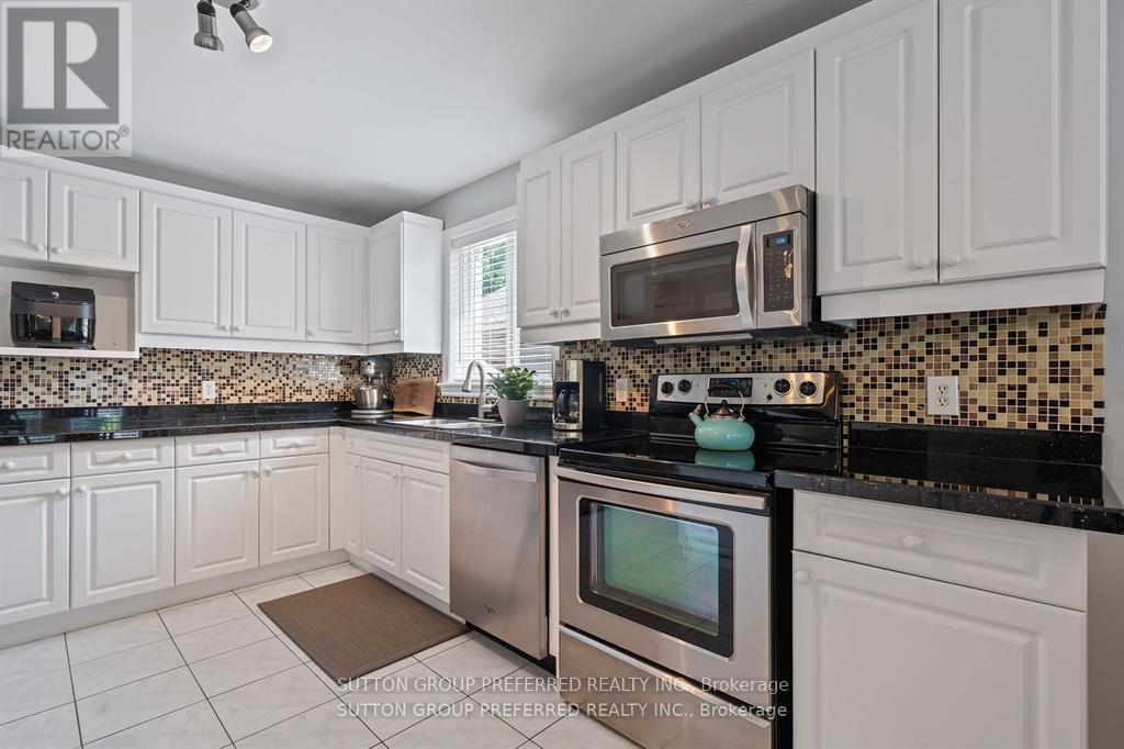 623 Thornwood Court, London North, Ontario  N6H 5J5 - Photo 17 - X12845704