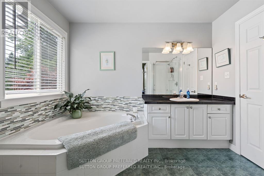 623 Thornwood Court, London North, Ontario  N6H 5J5 - Photo 29 - X12845704