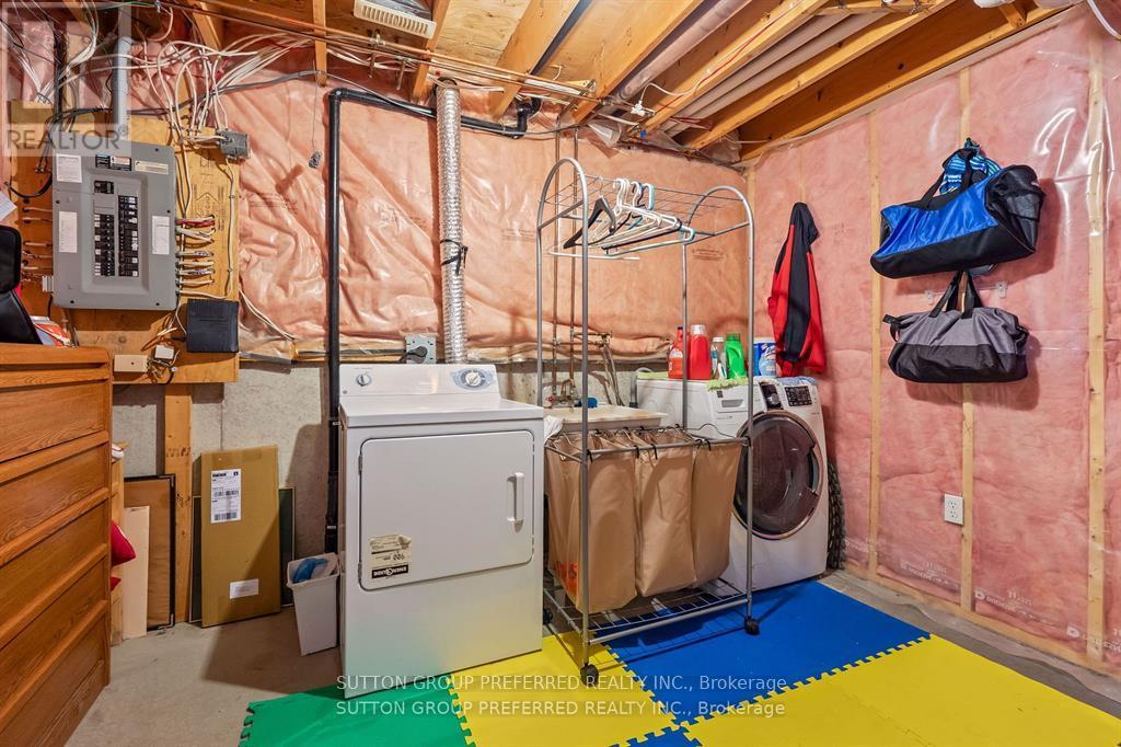 623 Thornwood Court, London North, Ontario  N6H 5J5 - Photo 37 - X12845704