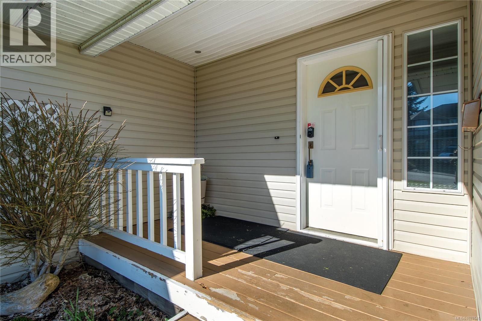 708 Georgia Dr, Campbell River, British Columbia  V9H 1R8 - Photo 2 - 1027645