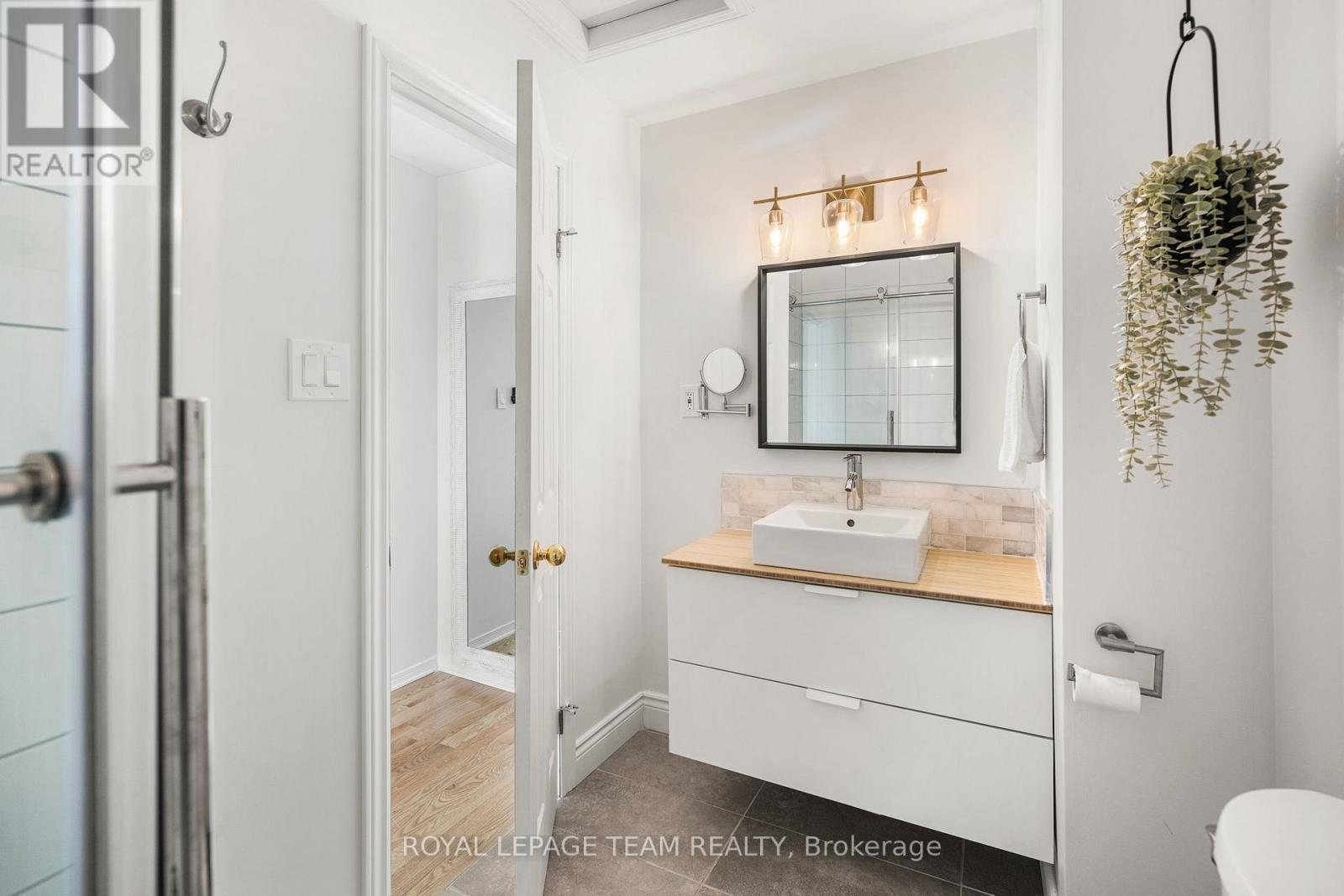 211 Longshire Circle, Ottawa, Ontario  K2J 4K8 - Photo 22 - X12845508