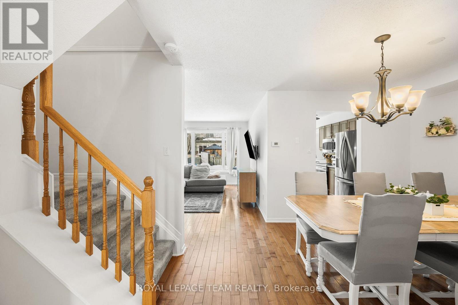 211 Longshire Circle, Ottawa, Ontario  K2J 4K8 - Photo 5 - X12845508