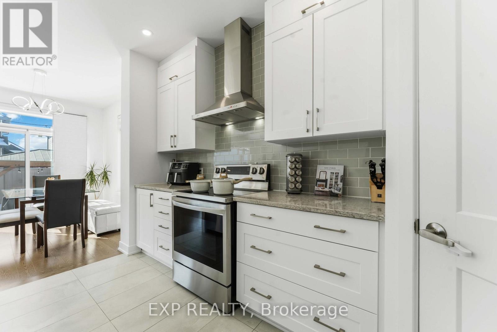 609 Putney Crescent, Ottawa, Ontario  K1S 1N4 - Photo 13 - X12845676