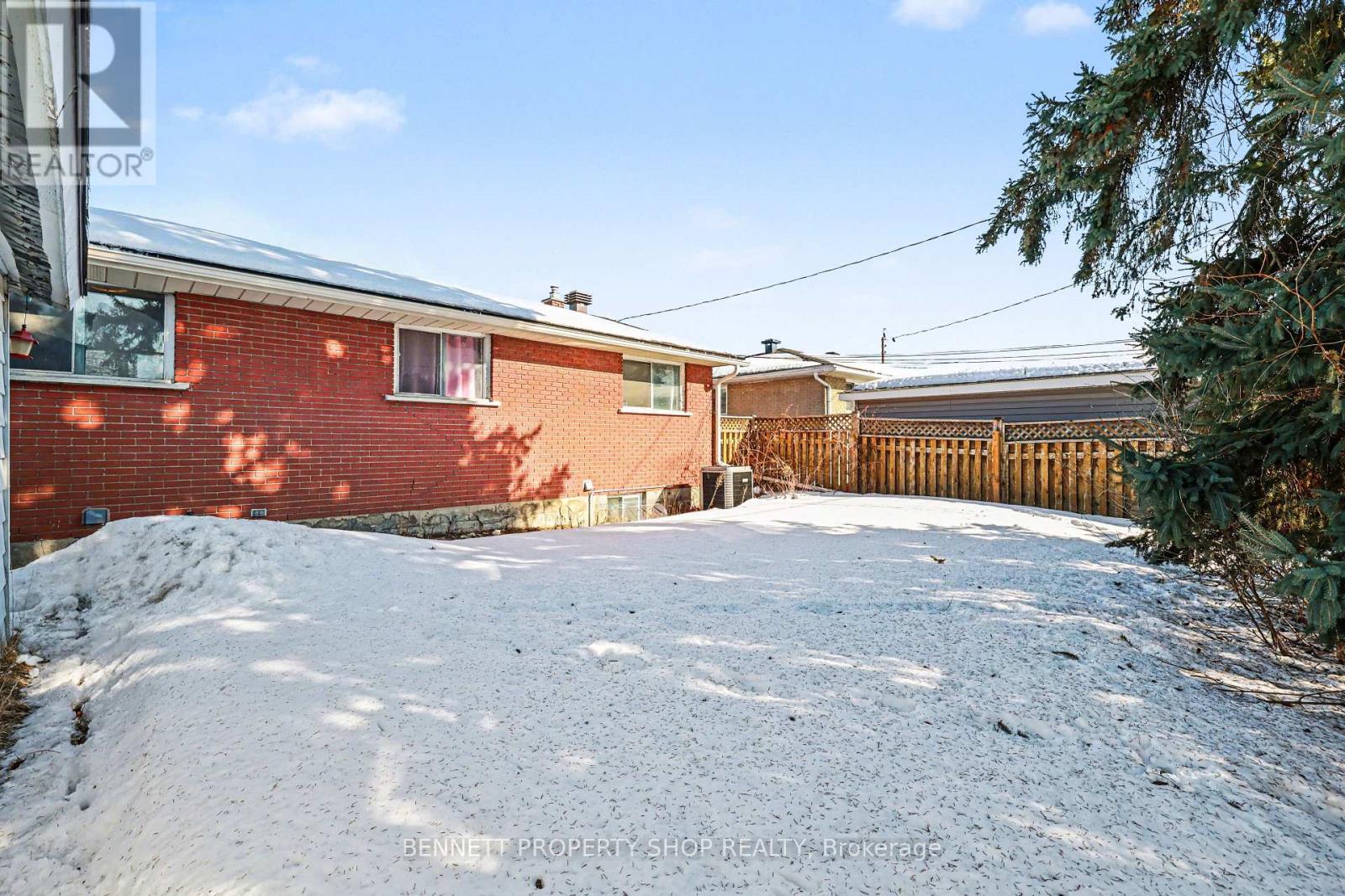 1112 Cobden Road, Ottawa, Ontario  K2C 2Z2 - Photo 13 - X12845720