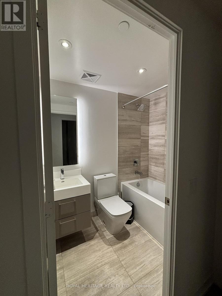 4501 - 1 Yorkville Avenue, Toronto, Ontario  M4W 0B1 - Photo 5 - C12845380