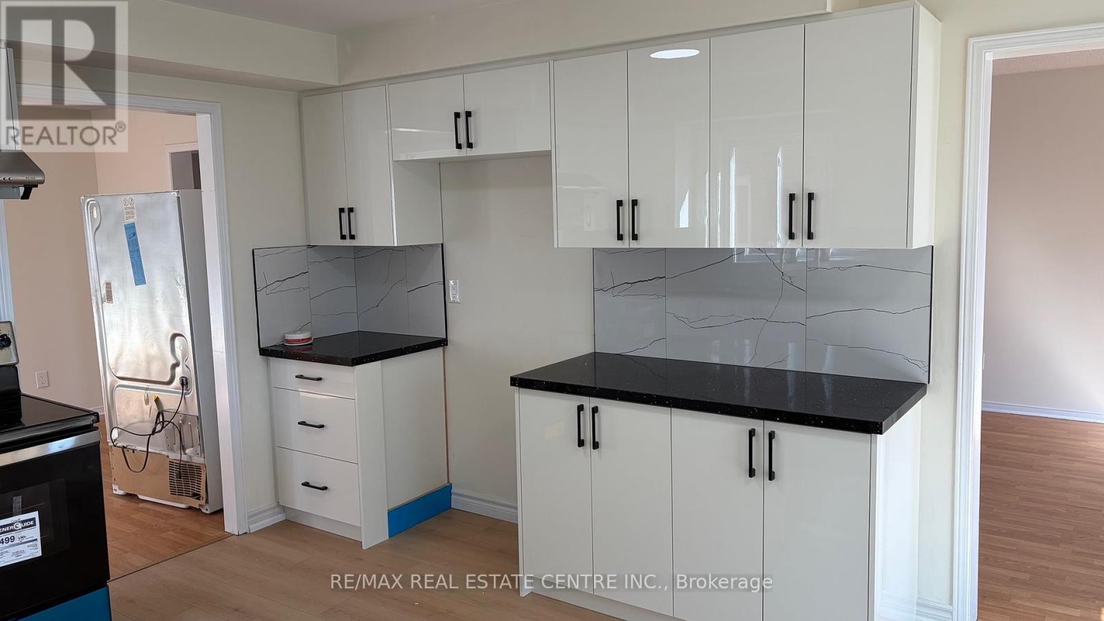 53 Thorntree Crescent, Brampton, Ontario  L6Y 3Y1 - Photo 10 - W12793360