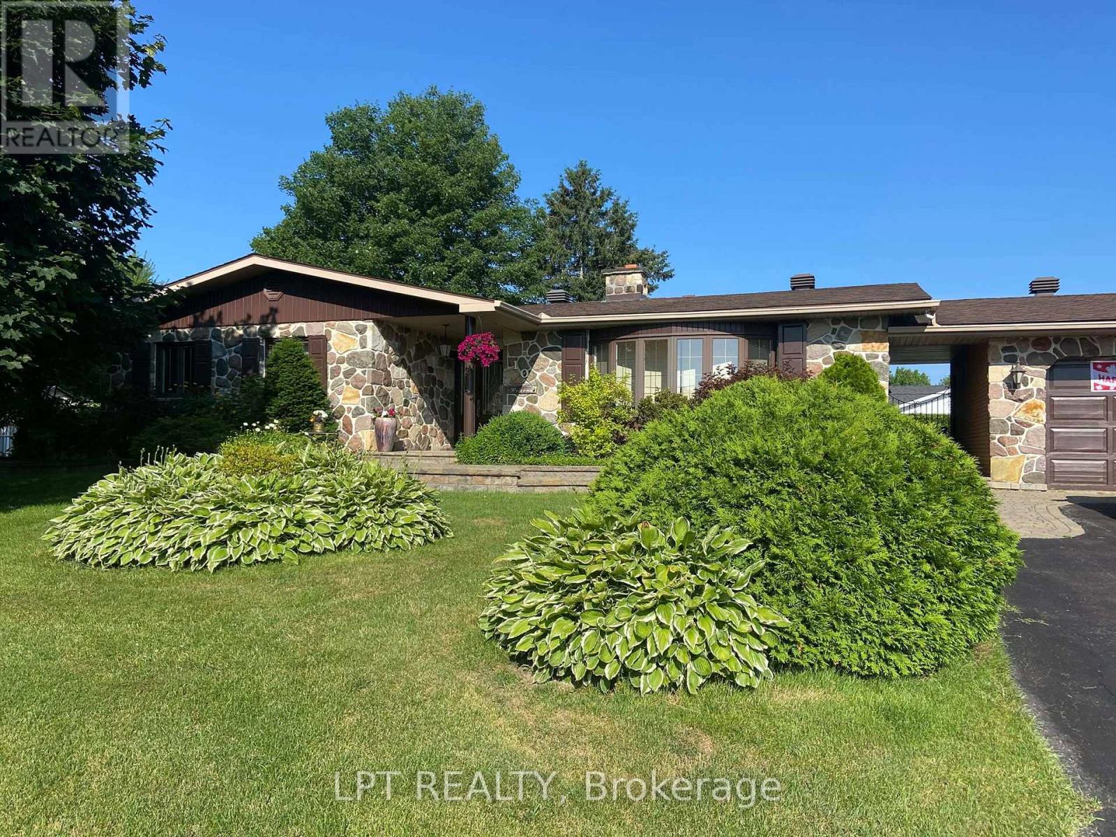 10 ORCHARD STREET, Hawkesbury, Ontario