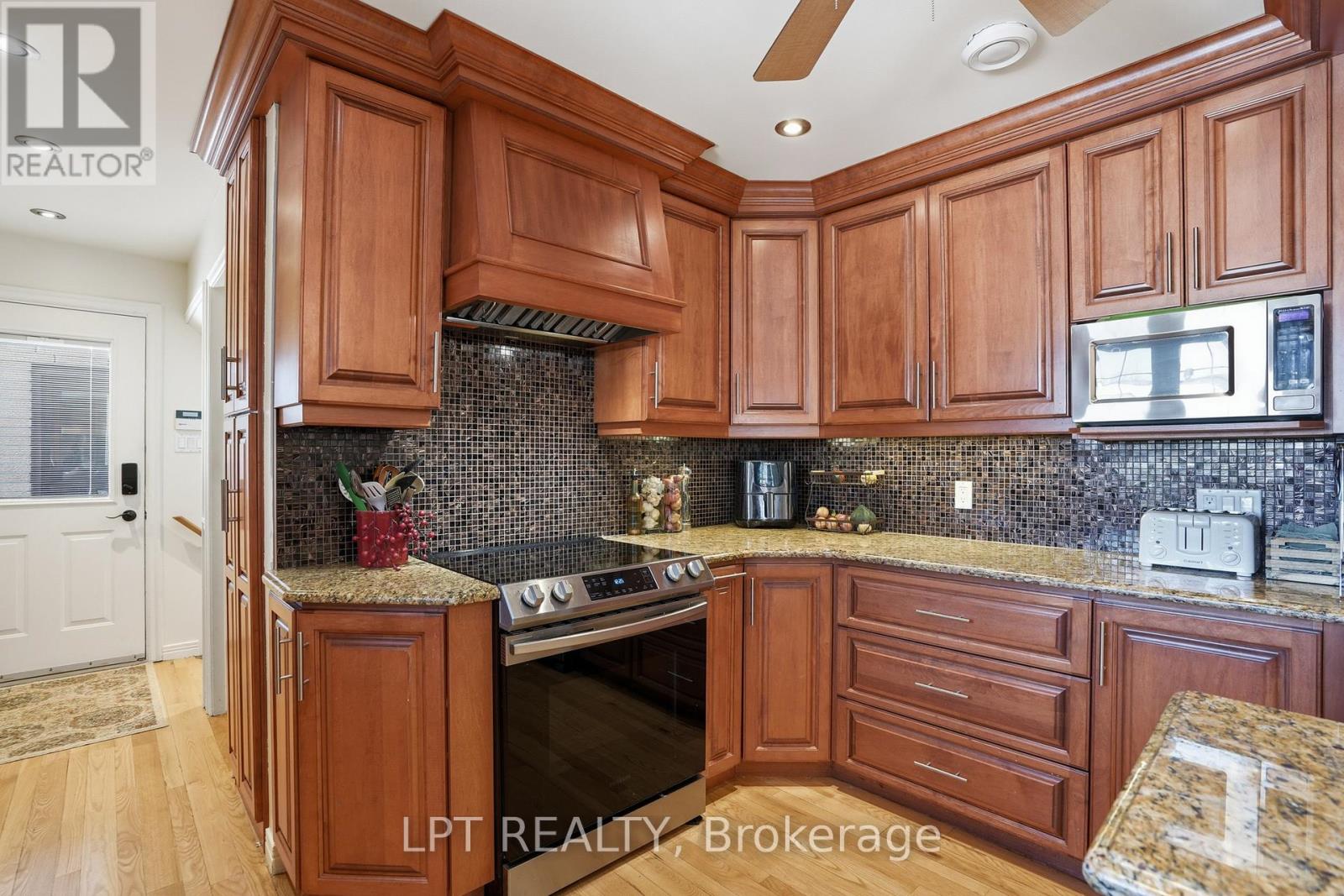 10 Orchard Street, Hawkesbury, Ontario  K6A 2V7 - Photo 23 - X12845060