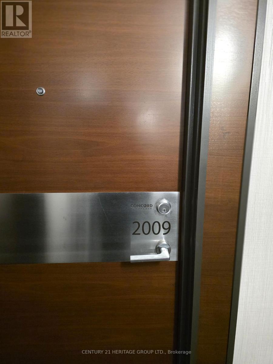 2009 - 15 Iceboat Terrace, Toronto, Ontario  M5V 4A5 - Photo 4 - C12845542