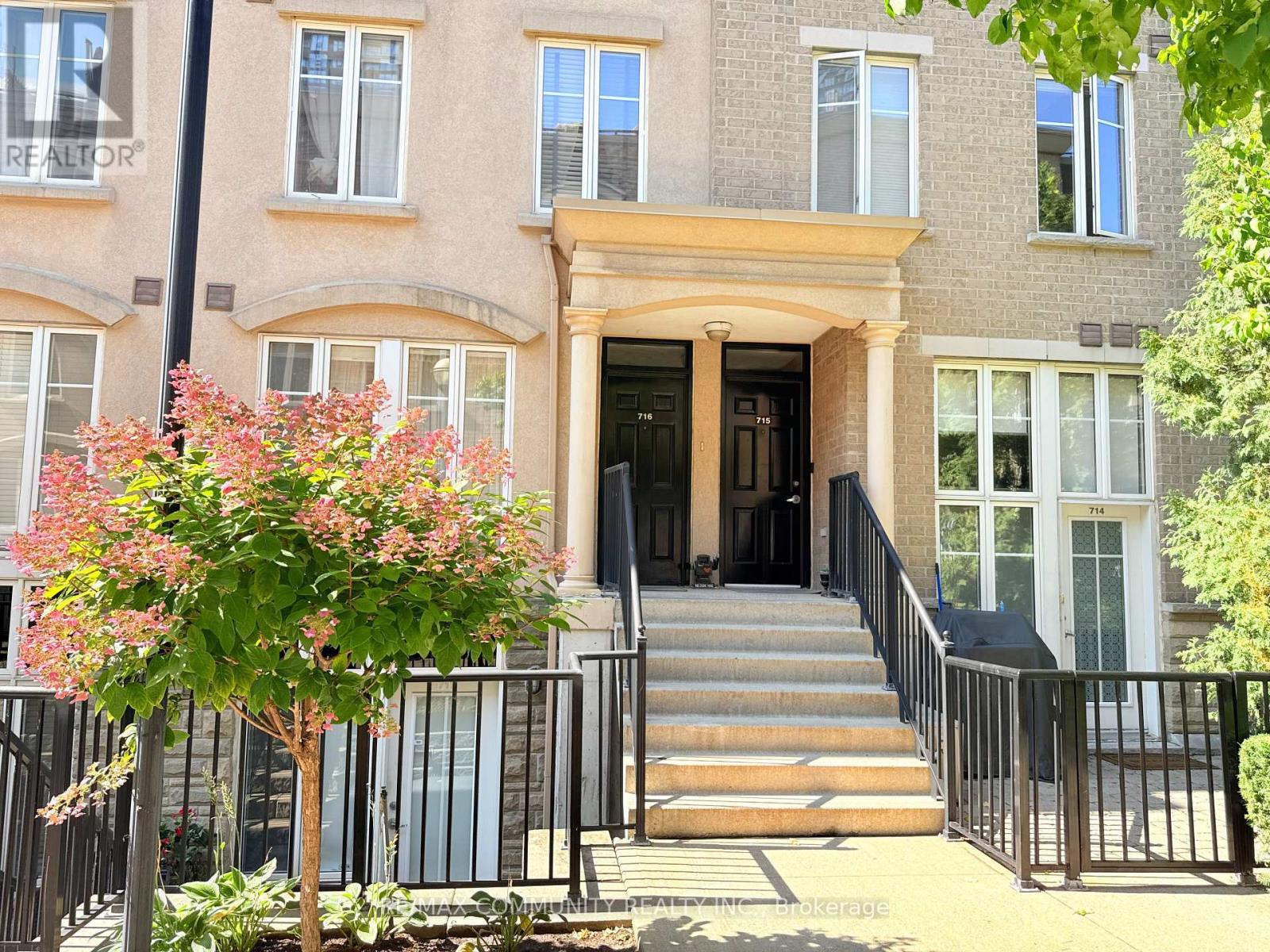 716 - 42 Western Battery Road E, Toronto, Ontario  M6K 3P1 - Photo 2 - C12845544