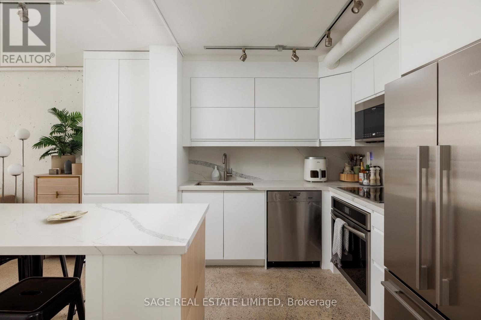 103 - 955 Queen Street W, Toronto, Ontario  M6J 3X5 - Photo 4 - C12845604