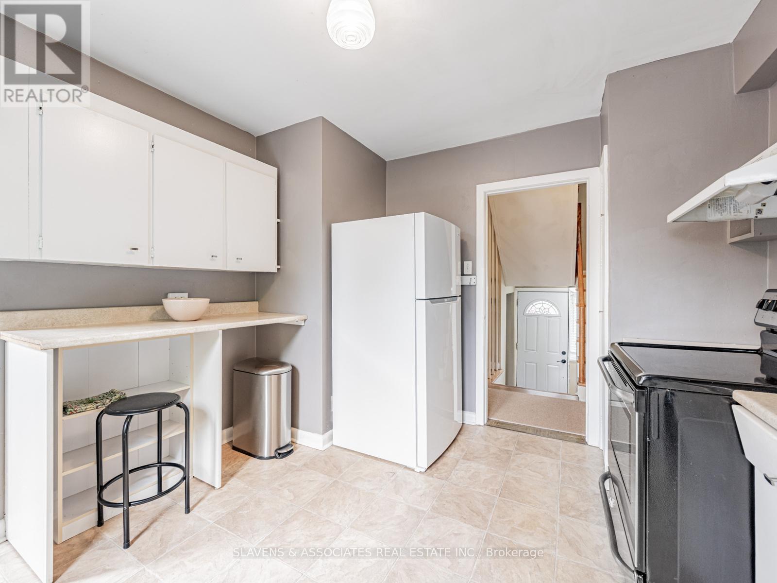 4 Burdock Lane, Toronto, Ontario  M3C 2G5 - Photo 16 - C12845662