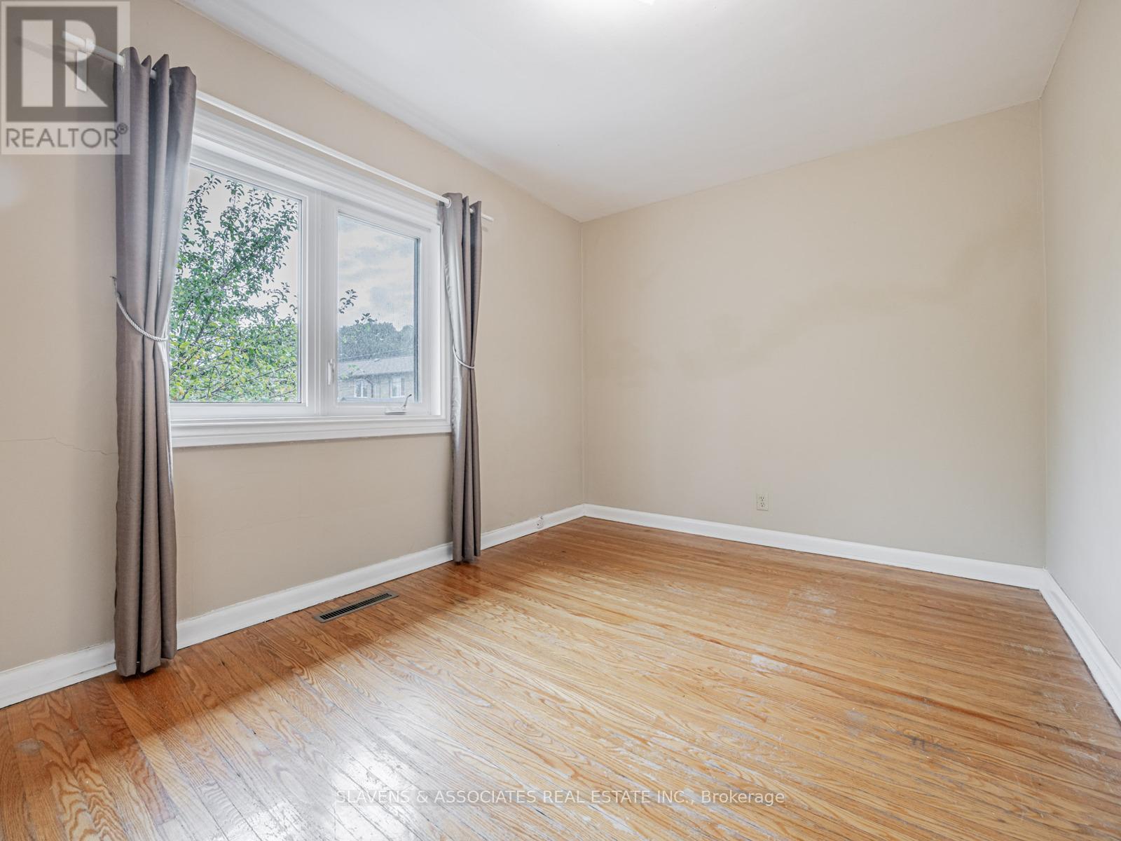 4 Burdock Lane, Toronto, Ontario  M3C 2G5 - Photo 19 - C12845662