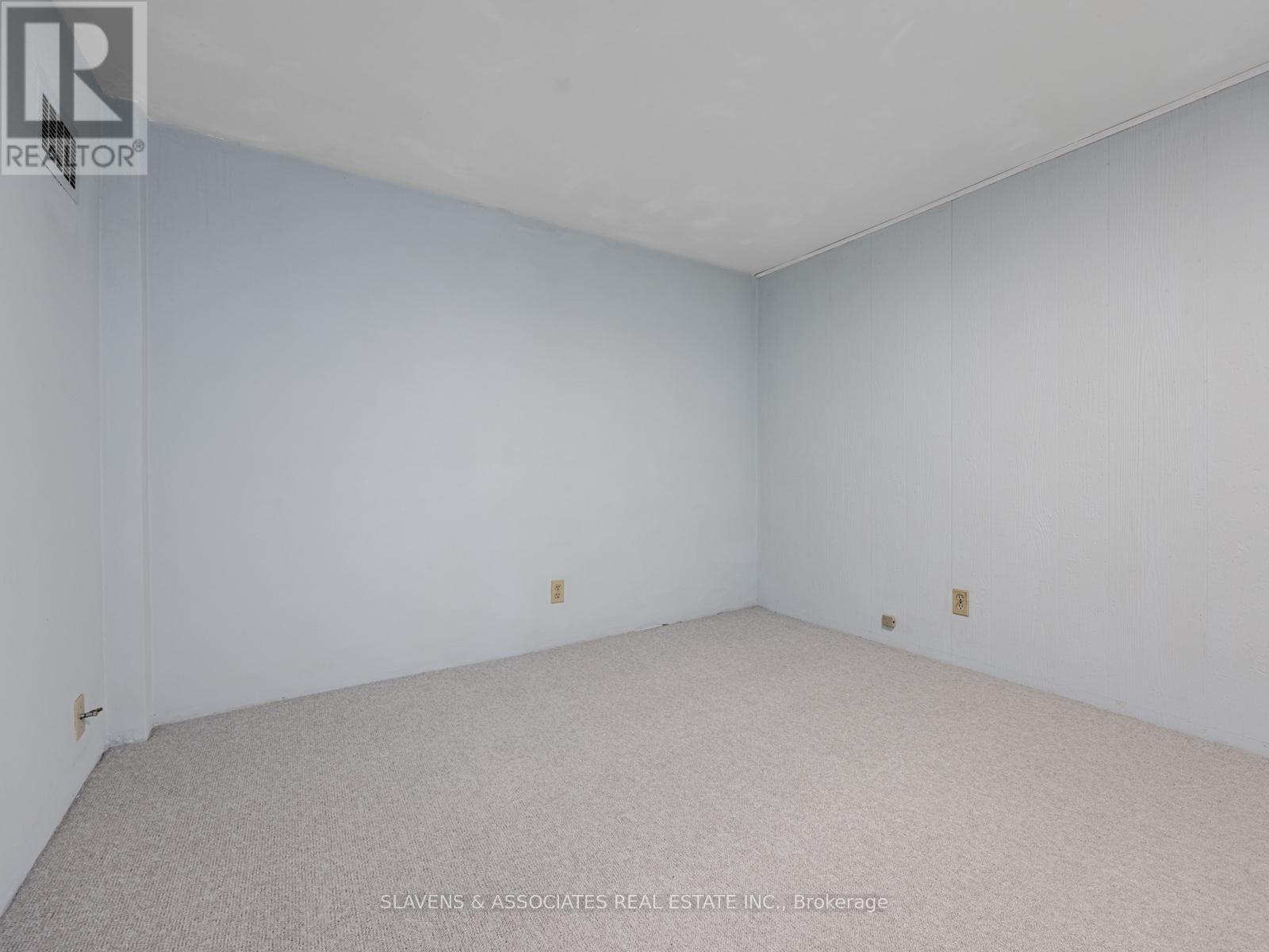 4 Burdock Lane, Toronto, Ontario  M3C 2G5 - Photo 27 - C12845662